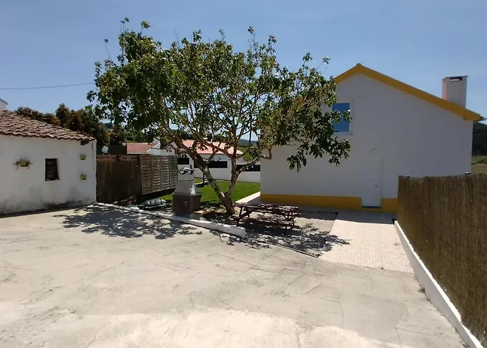 Casa Da Caroleira Pacos (Lisbon)